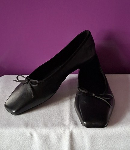 Black leather bow - leather, square