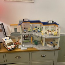 Playmobil Hospital Bundle 4404 with ambulance, figures and accessories 