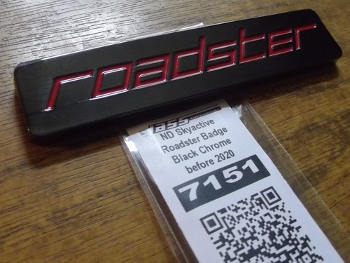 Black roadster skyactive - black,
