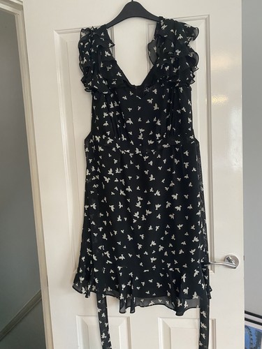 Holly willoughby black - willoughby, bird