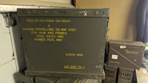 Metal ammo box used - |,