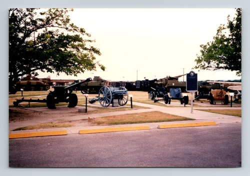 Military vehicles artillery - military,
