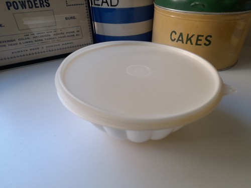 Tupperware vintage plastic - vintage,