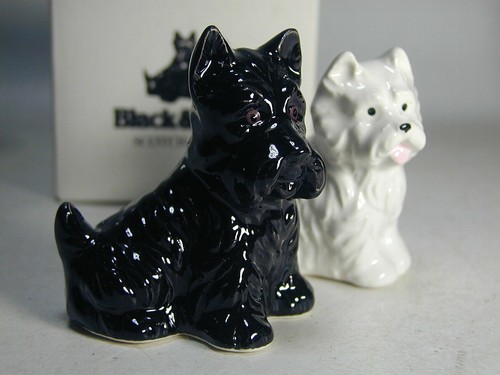 Terrier figurine 236 - terrier, vtg