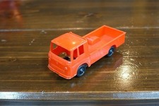 Showa retro Isuzu Elf plastic