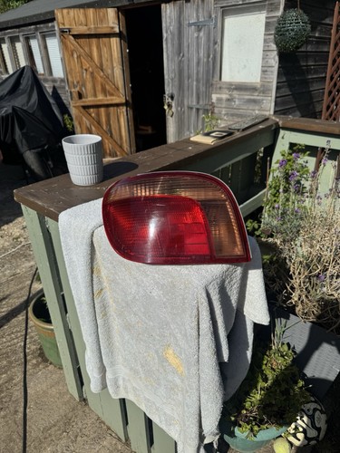 Toyota yaris left - yaris, taillight