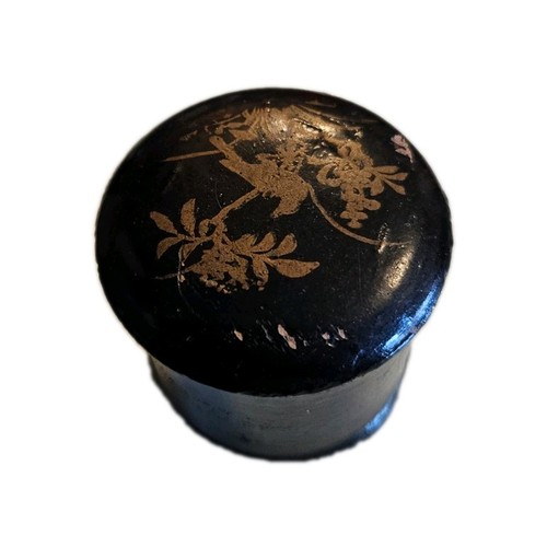 Antique japanese black lacquer - black,