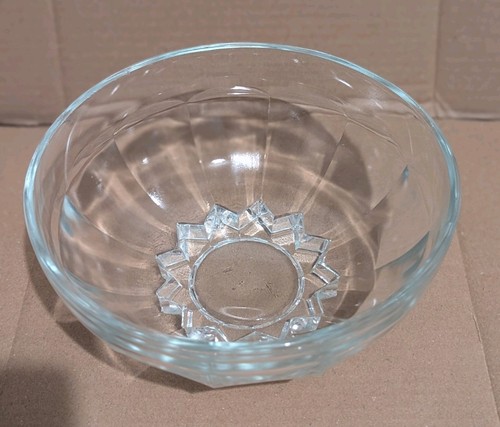 Vintage clear glass bowl - clear,