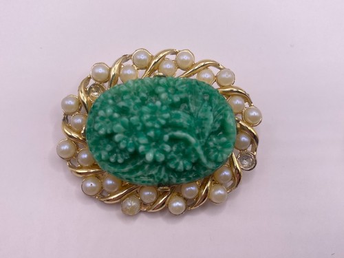 Vintage gold tone green stone - gold,