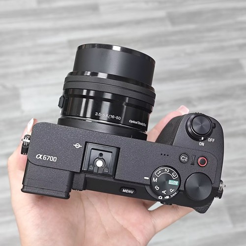 Sony a6700 26mp mirrorless - 26mp,