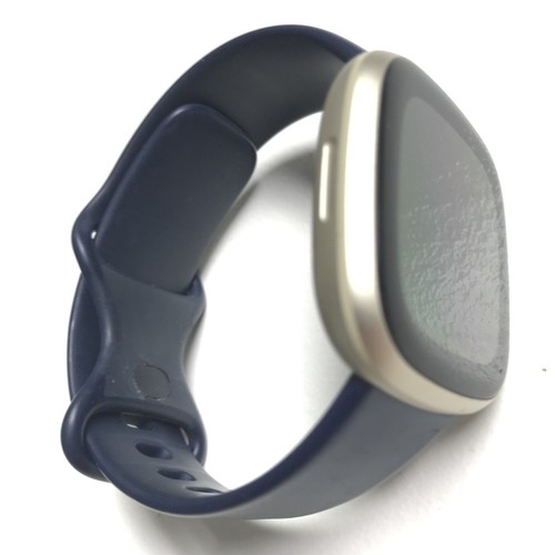 Fitbit versa fitness tracker - versa, 3