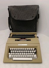 Olivetti 25 Typewriter With