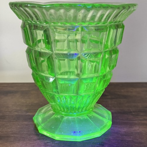 Uranium glass flower frog - frog, art