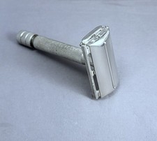 Nice Vintage British Gillette ARISTOCRAT JR - Safety Razor - CLEAN