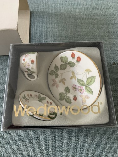 Wedgwood wild strawberry - wild,