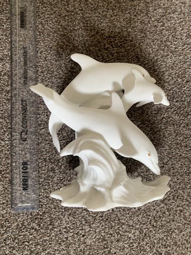 Sculpture dolphins by - sculpture, 3