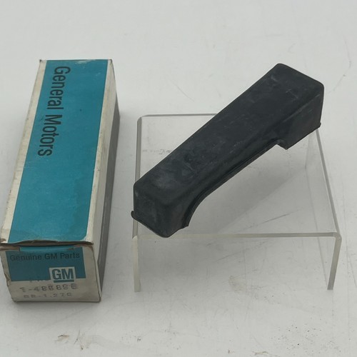 Nos 486896 radiator mount - nos,