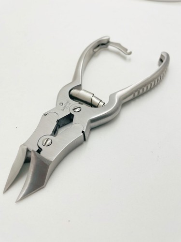 Cantilever nail nipper clipper - cantilever,