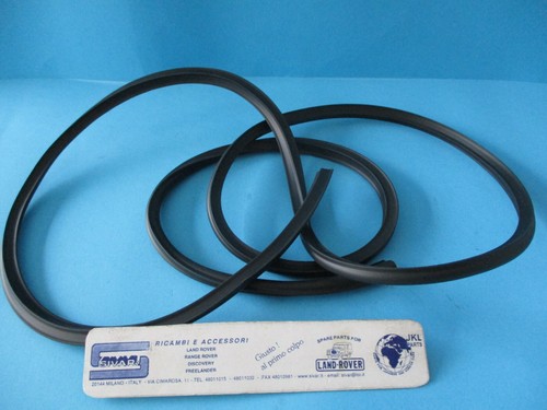 Lower windshield seal insert - lower,