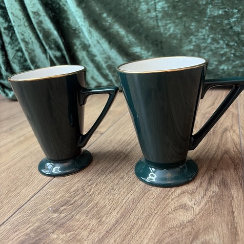 Dark green and gold - dark,