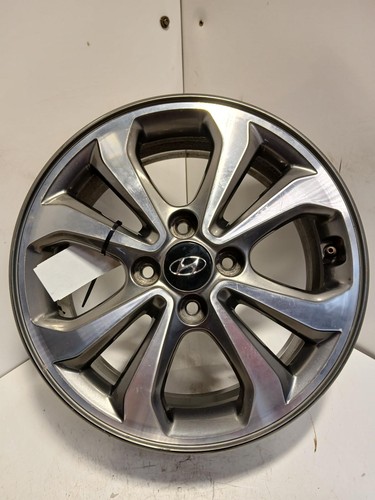 Hyundai i20 alloy wheel - i20,
