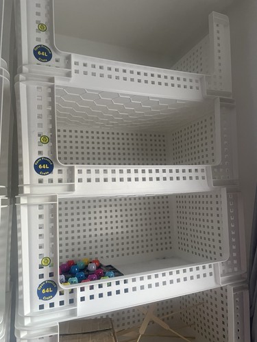 Rare white crate - white, 64