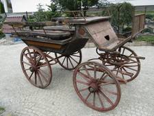 VINTAGE CARRIAGE HORSE CARRIAGE LARGE WHEELS 