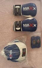 Maxx Boxing Gloves  10oz  With Focus Pads And Hand Wraps