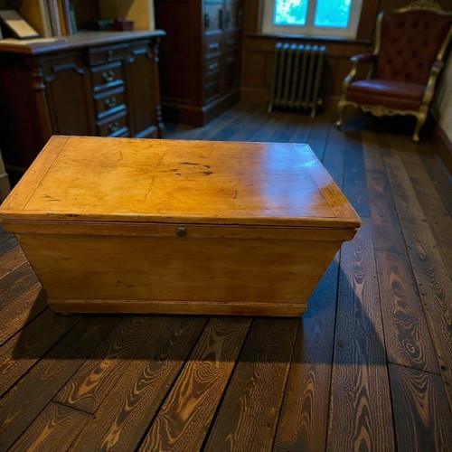 Victorian pine blanket chest - pine,