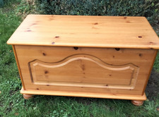 Solid pine blanket storage box