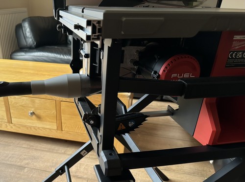 Milwaukee table saw - saw, fts210
