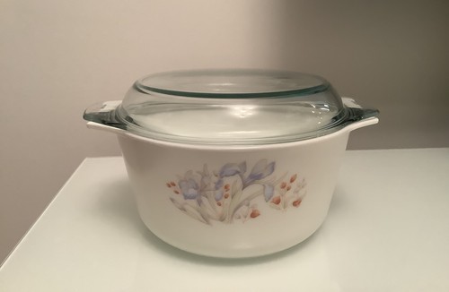 Pyrex blue iris casserole dish - blue,