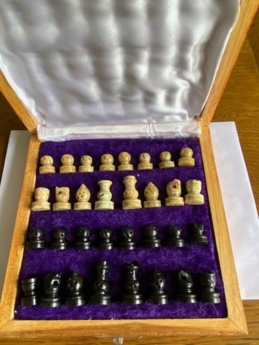 Travelling onyx chess set - chess,