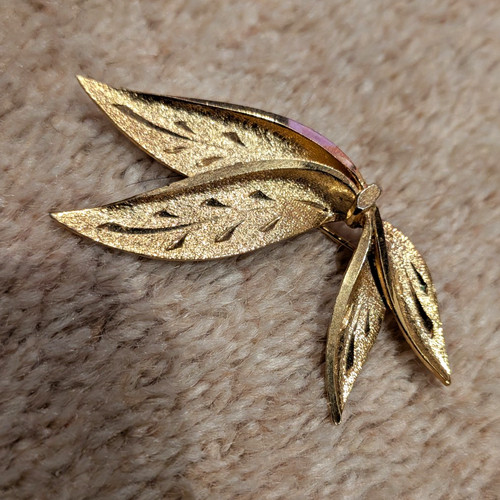Gold tone textured - tone, spray
