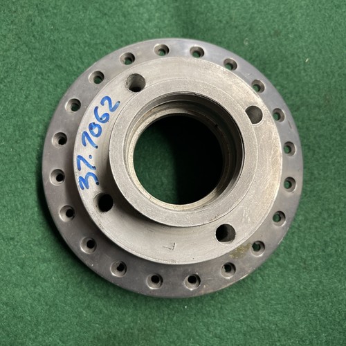 Triumph t140 rear wheel hub - rh,
