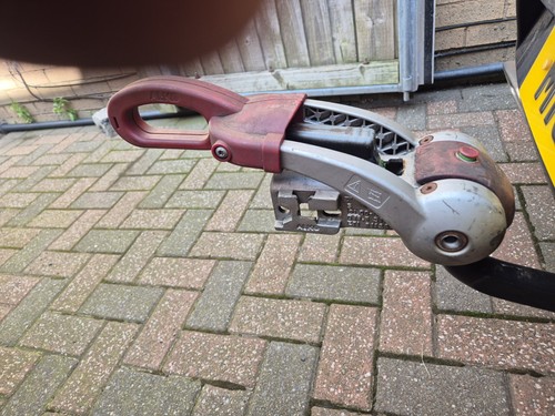 Caravan tow hitch stabiliser - caravan,