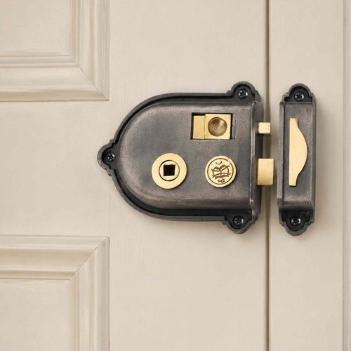 Cromwell rim door - door, cast