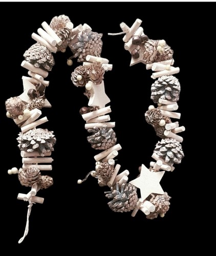 Long pinecones and stars - long,