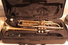 Brass Bb flat trumpet with case and mouthpiece