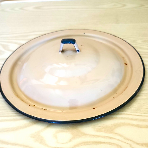 Vintage beige enamelware - vintage, round
