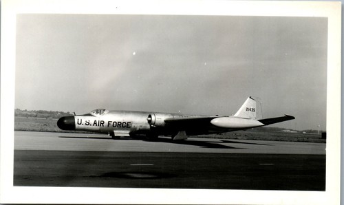 Martin canberra bomber - b-57,