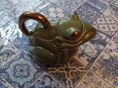 Vintage novelty ceramic - ceramic, teapot