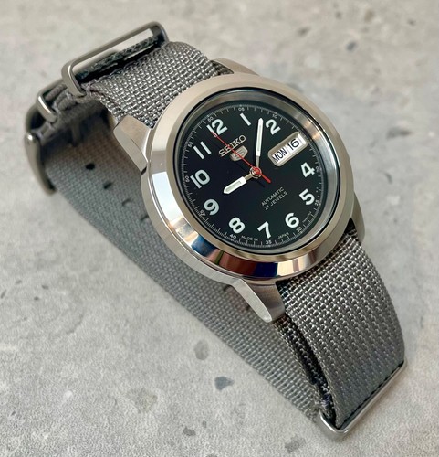 Seiko vintage style military - style,