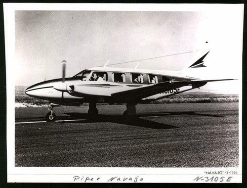 Photograph piper navajo - piper,