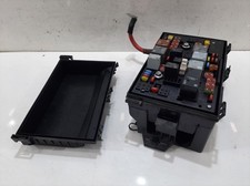2014 VAUXHALL ZAFIRA Mk3 (C) 1.4L Petrol 5 Door MPV Engine Bay Fuse Box 
