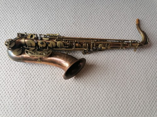 Tenor saxophone paul - tenor,