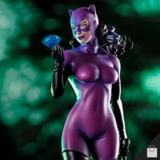 Iron Studios Catwoman Statue
