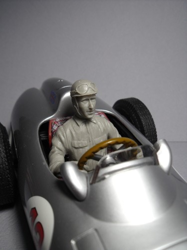 Figure fangio driving - ,