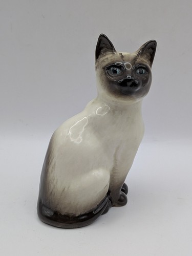 Beswick siamese cat figurine - siamese,