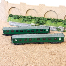 BACHMANN OO GAUGE 39-128A & 39-028A SOUTHERN REGION COACHES  WEATHERED FREE POST
